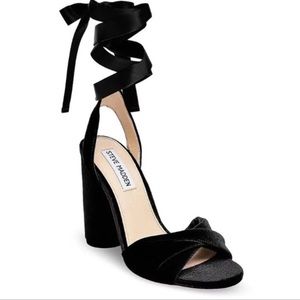 Steve Madden Clary Black Wrap Round Heel